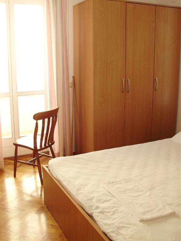 Cosmic Gate Apartments (Adults Only) โนวาลยา ภายนอก รูปภาพ